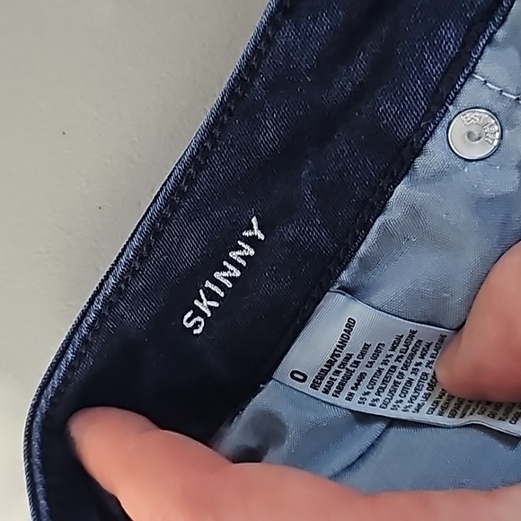 AMERICAN Eagle dark wash size 0 skinny jeans - Picture 6 of 7